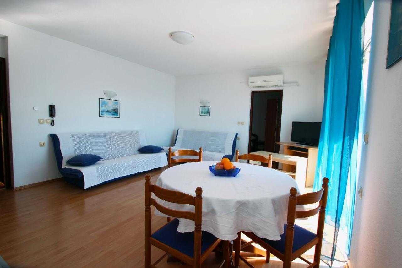 Apartments With A Parking Space Crikvenica - 5553 Luaran gambar